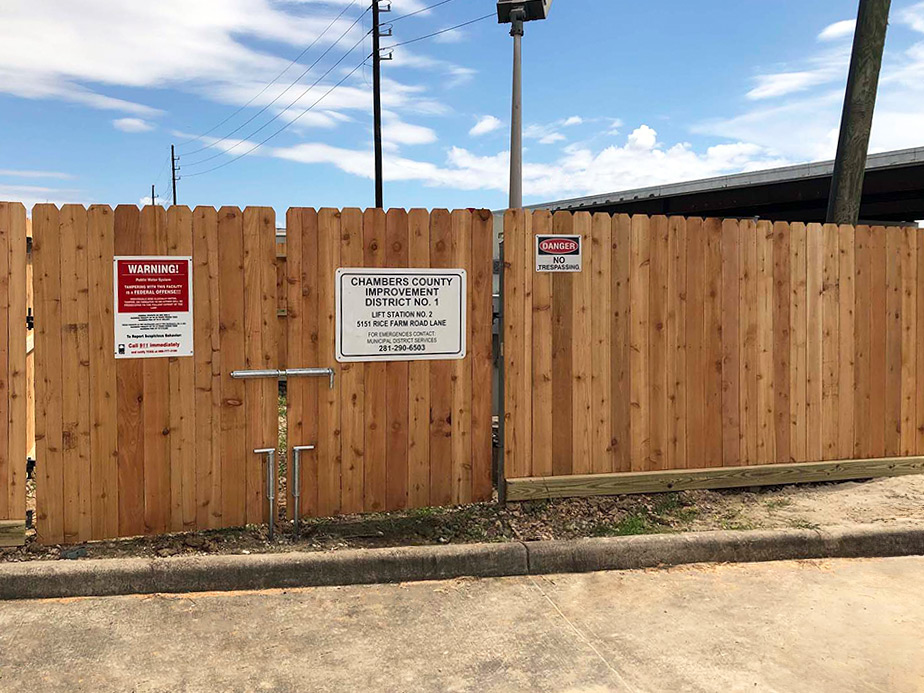 Commercial Wood Fence Company In Greater Houston