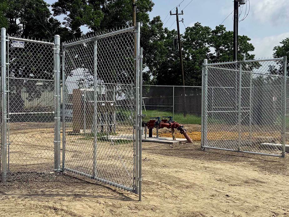 Commercial Manual Gate contractor in the Greater Houston area.